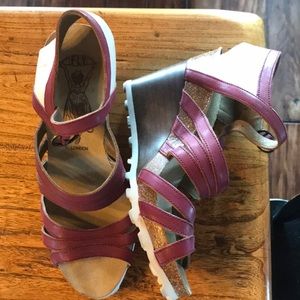 Fly london size 39 awesome wedges!